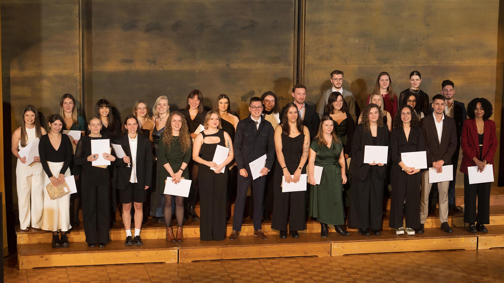 Heds-fr_bachelor-en-soins-infirmiers-bilingues HEdS-FR — Rapport d'activité 2024