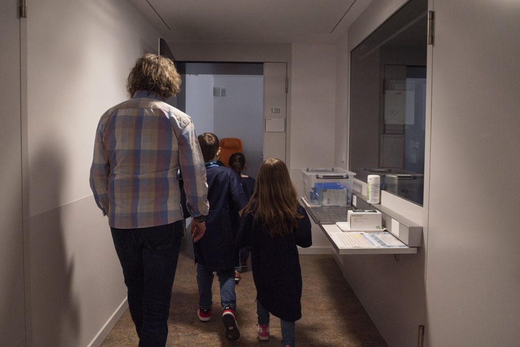 Heds-fr_ra24_visite_2h_c-aurelie-ayer_4 HEdS-FR — Rapport d'activité 2024